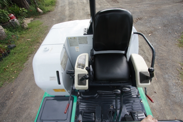 ขายรถแม็คโคร IHI รุ่น 35j รถสวย เก่าญี่ปุ่นแท้ ไม่เคยผ่านการใช้งานในไทย ติดต่อ 086-775-7900, 086-324-1992