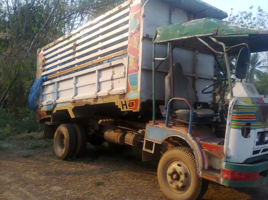 ขายอีแต๋นหกล้อดั้ม