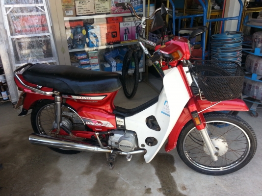 HONDA DREAM คุรุสภา 100 สตาร์ทมือ HONDA DREAM คุรุสภา 100 สตาร์ทมือ