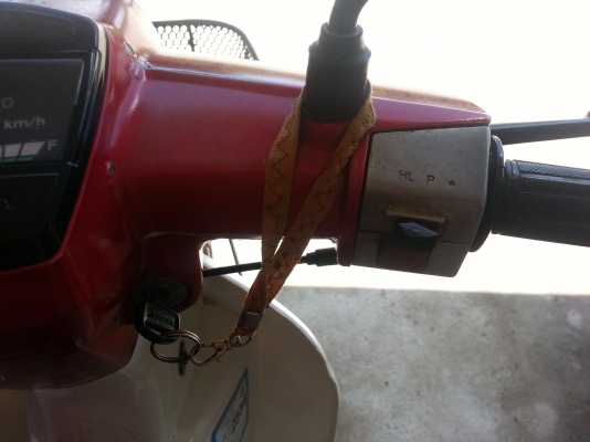 HONDA DREAM คุรุสภา 100 สตาร์ทมือ HONDA DREAM คุรุสภา 100 สตาร์ทมือ