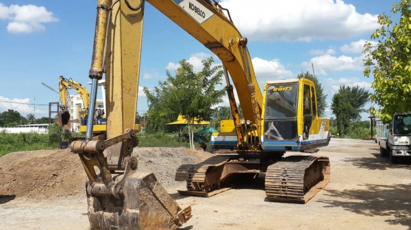รถแบคโฮ KOBELCO SK200 M3 โซ่ใหม่ ทั้ง สองข้าง รถใช้งานดี มีทะเบียน