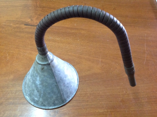 ขายกรวยเติมน้ำมัน ท่อยืดหยุ่นได้ มีตะแกรงด้านใน