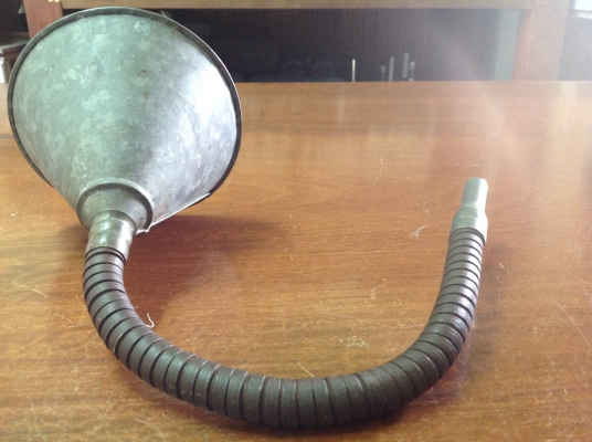 ขายกรวยเติมน้ำมัน ท่อยืดหยุ่นได้ มีตะแกรงด้านใน