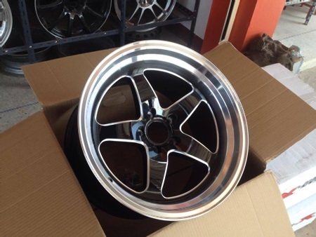 แม็กใหม่ Weld ขอบ18 5รู114 กว้าง9.5/10.5