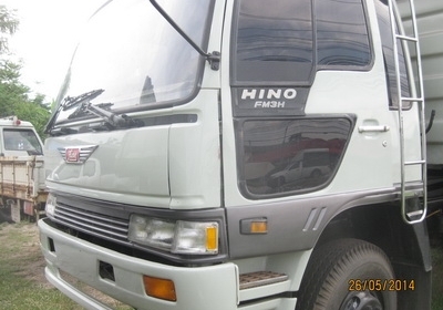 ขาย 3H สองเพลาดั้มพ์ เครื่อง 195 แรง สวยพร้อมใช้ โทร 088-4501277