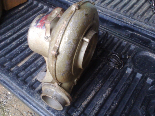 ตัวเป่าลม 2 นิ้วครึ่งสภาพเดิมๆเป็นของสแตนดาสครับ ลมแรง  ขนาด 2.5 นิ้ว  มีเสียงหวีดบ้างครั้ง  มอเตอร์ดีครับราคานี้ค้มครับ