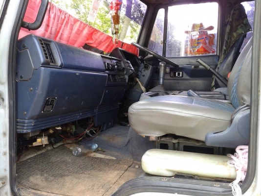 ขายรถบรรทุกหกล้อ ISUZU FRR32LB เครื่อง 6HE1-195 แรง ช่วงยาว 6 เมตร ทะเบียนพร้อม