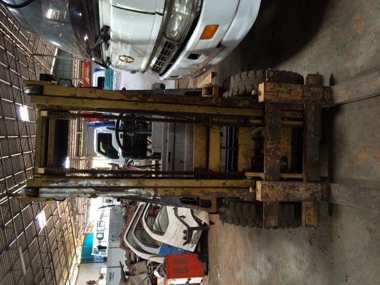 ขายโฟล์คลิฟท์ ยี่ห้อ โคมัตสุ 2 ตัน   เครื่องยนต์ดีเซล ลดราคาจาก 150,000 เหลือ 130,000