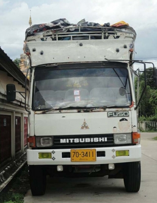 ขาย Musubishi Fuso  517 เฉินหลง เบลคใหญ่ 690000 บาท สนใจติอต่อ 0814998616 คุนว