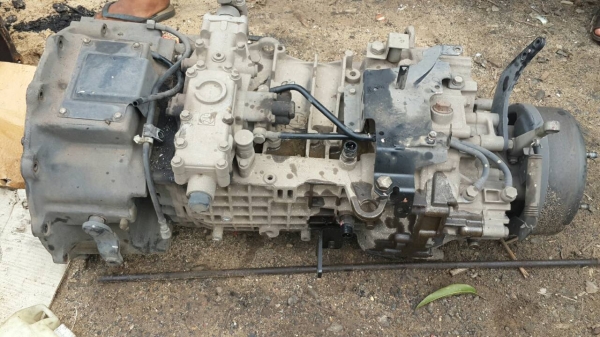 เกียร์ ZF ฮีโน่ Mega500 รถห้างออกศูนย์ฮีโน่ ยกลงเปลี่ยนใส่เกียร์อีตัน