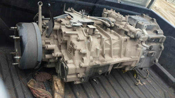 เกียร์ ZF ฮีโน่ Mega500 รถห้างออกศูนย์ฮีโน่ ยกลงเปลี่ยนใส่เกียร์อีตัน