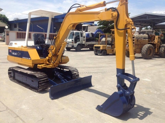 รถขุด แบคโฮล KOMATSU PC30-5 ทำสีใหม่ นำเข้า มือสองญี่ปุ่น