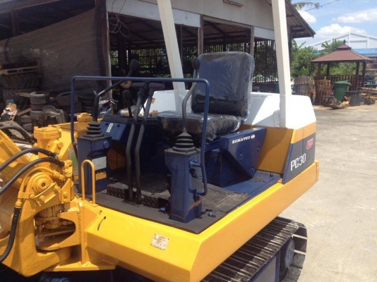 รถขุด แบคโฮล KOMATSU PC30-5 ทำสีใหม่ นำเข้า มือสองญี่ปุ่น