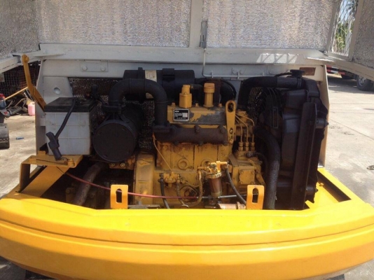 รถขุด แบคโฮล KOMATSU PC30-5 ทำสีใหม่ นำเข้า มือสองญี่ปุ่น