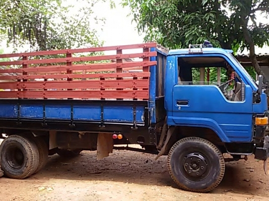 ลูกค้าบุรีรัมย์มาจองแล้ว10000บาท รับรถ 1ส.ค57ไดน่า 115 แรงม้า)เฟืองท้ายใหญ่ Fหน้าหลังแล้ว แชสซีใหญ่ๆยางสวย 6 เส้น เครื่องแห้งจัดไม่