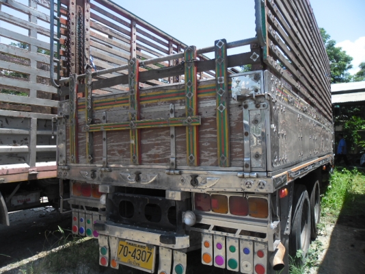 ขายด่วนรถบรรมุก 10 ล้อ HINO FM2K 240 แรงเพลาเดียวกระบะไม้สวยๆเดิมๆยางเลเดี่ยนใหม่ 10 เส้นทะเบียนเต็ม