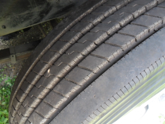 ขายรถ 10 ล้อเพลาเดียว HINO KT 725 เครื่อง HO7D สวยๆ 195 แรงกระบะตอกเหล็กสวยมากทะเบียนเต็ม