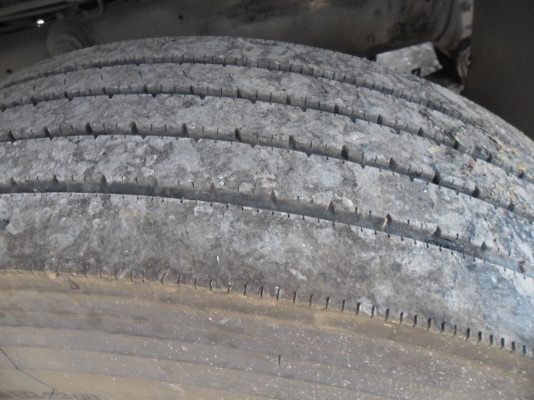 ขายรถบรรทุก 10 ล้อเพลาเดียว HINO FL177 เคื่อง HO7D หัวเครื่องยังไม่ลงเล่มสวยทะเบียนเต็มยางใหม่ 10 เส้น