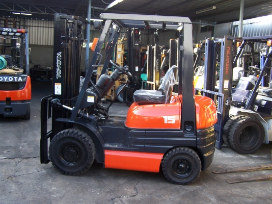 ขายรถ โฟล์คลิฟท์ TOYOTA รุ่น 6-FG15