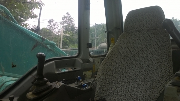 SK200-6  YN09 สภาพดีใช้ได้..เครื่องเดิม ปั้มเดิม ดี...ไฟครบ เอกสารอินวอยน์