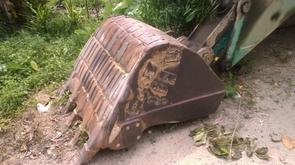 SK200-6  YN09 สภาพดีใช้ได้..เครื่องเดิม ปั้มเดิม ดี...ไฟครบ เอกสารอินวอยน์