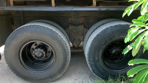 อีซุซุร็อค210พ่วง18ล้อดั้มลูกซุ่นชัยสวยๆ