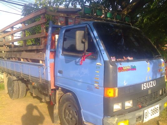 หกล้อ อีซูซุ110hpห้างแท้รถสภาพดีพร้อมใช้งาน ทะเบียนพร้อมโอน