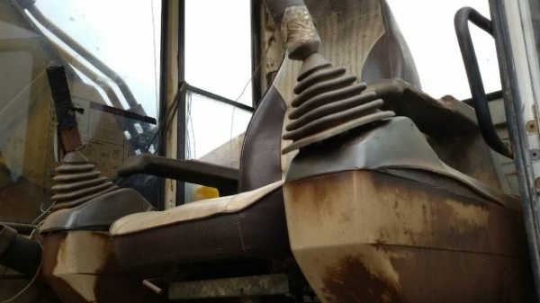 ขายKOMATSU PC200- ซีเรียล59xxx คอนโทรลสั้น สภาพสวยพร้อมใช้ ราคาต่อรองได้ ติดต่อได้ที่คุณ อ๊อฟ พิจิตร 086-737-9991 ขายKOMATSU PC200- ซีเรียล59xxx คอนโทรลสั้น สภาพสวยพร้อมใช้ ราคาต่อรองได้ ติดต่อได้ที่คุณ อ๊อฟ พิจิตร 086-737-9991