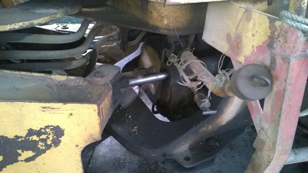 รถตักล้อยางCAT916 รถจอดไว้ในโกดังเก็บของ...ใช้งานได้ปกติ