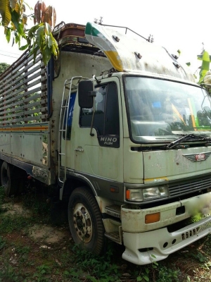 รถฮีโน่ 10 ล้อ รั้ว ( ไม่ดั้ม ) FL3H 195 แรงม้า. ปี 38 สนใจติดต่อ 081 - 6079515 รถฮีโน่ 10 ล้อ รั้ว ( ไม่ดั้ม ) FL3H 195 แรงม้า. ปี 38 สนใจติดต่อ 081 - 6079515