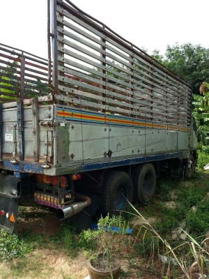 รถฮีโน่ 10 ล้อ รั้ว ( ไม่ดั้ม ) FL3H 195 แรงม้า. ปี 38 สนใจติดต่อ 081 - 6079515 รถฮีโน่ 10 ล้อ รั้ว ( ไม่ดั้ม ) FL3H 195 แรงม้า. ปี 38 สนใจติดต่อ 081 - 6079515