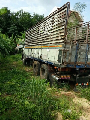 รถฮีโน่ 10 ล้อ รั้ว ( ไม่ดั้ม ) FL3H 195 แรงม้า. ปี 38 สนใจติดต่อ 081 - 6079515 รถฮีโน่ 10 ล้อ รั้ว ( ไม่ดั้ม ) FL3H 195 แรงม้า. ปี 38 สนใจติดต่อ 081 - 6079515