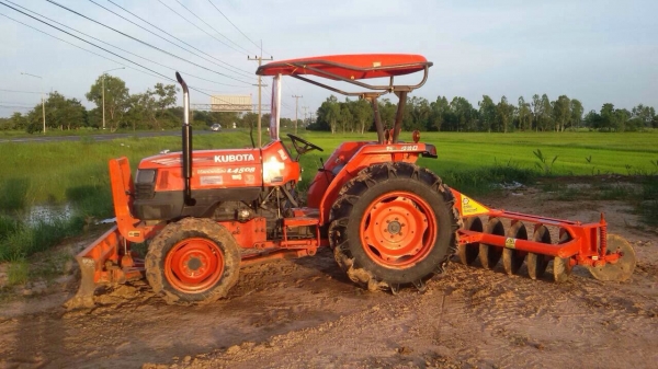 ขายด่วนรถไถคูโบต้า L4508 ทำงาน 2000 ชัวโมง มีทะเบียนพร้อม เครื่ิองดี สภาพสวย 80-90\% รถสภาพพร้อมใช้ง ขายด่วนรถไถคูโบต้า L4508 ทำงาน 2000 ชัวโมง มีทะเบียนพร้อม เครื่ิองดี สภาพสวย 80-90\% รถสภาพพร้อมใช้ง