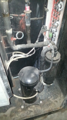 ขายปั๊มลมสกรู 120 แรงม้าพร้อมแอร์ดายเออร์ราคาชุดละ 180,000 บาทมี 2 ชุดทดลองได้