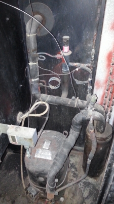 ขายปั๊มลมสกรู 120 แรงม้าพร้อมแอร์ดายเออร์ราคาชุดละ 180,000 บาทมี 2 ชุดทดลองได้