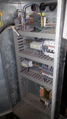 ขายปั๊มลมสกรู 120 แรงม้าพร้อมแอร์ดายเออร์ราคาชุดละ 180,000 บาทมี 2 ชุดทดลองได้