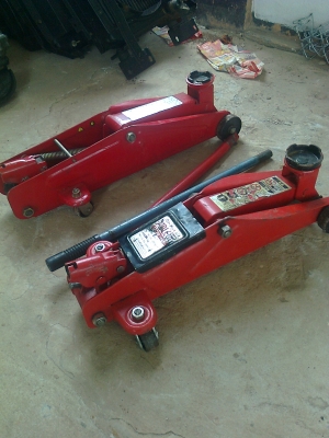 มาแล้วแม่แรง  2 ตัน  เพิ่งลงเครื่อง จากญี่ปุ่น