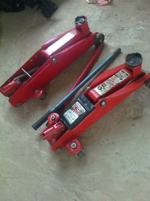 มาแล้วแม่แรง  2 ตัน  เพิ่งลงเครื่อง จากญี่ปุ่น