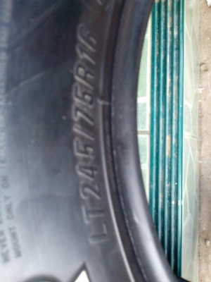 ขายยาง MAXXIS mud ขนาด 245/75/16สภาพสวยๆครับ