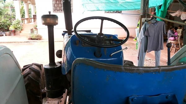 ***ขายแล้วครับขอบคุณ Truck2hand ขายรถไถ2เพลา FORD 6610 เสื้อลาย 2เพลาZF 4WD เครื่องE1NN-6015 85HP 4สูบ เสื้อลาย เครื่องดีสตาร์ทติดง่าย แน่นดีแรงดี ปั้มแบนปั้มดีแรงดีไอดีกลม เกียร์D2NN7006F แน่นดีเกียร์ดีไม่หลุด ท้าย E1NN 4024-EA ท้ายใหญ่ดี คานหน้าZF สภาพด ***ขายแล้วครับขอบคุณ Truck2hand ขายรถไถ2เพลา FORD 6610 เสื้อลาย 2เพลาZF 4WD เครื่องE1NN-6015 85HP 4สูบ เสื้อลาย เครื่องดีสตาร์ทติดง่าย แน่นดีแรงดี ปั้มแบนปั้มดีแรงดีไอดีกลม เกียร์D2NN7006F แน่นดีเกียร์ดีไม่หลุด ท้าย E1NN 4024-EA ท้ายใหญ่ดี คานหน้าZF สภาพด