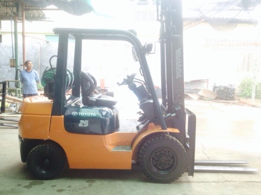 ขายด่วนน!! TOYOTA รุ่น 7 FG25 เสา 4 เมตร เกียร์ Auto