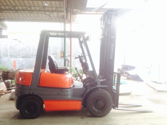 ขายด่วนน!! TOYOTA รุ่น 6 FD25 เสา 4 เมตร เกียร์ Manual