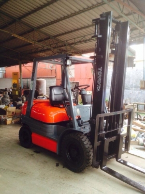 ขายด่วนน!! TOYOTA รุ่น 6 FD25 เสา 4 เมตร เกียร์ Manual ขายด่วนน!! TOYOTA รุ่น 6 FD25 เสา 4 เมตร เกียร์ Manual