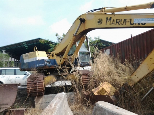 แบคโฮ โคมัสสุ PC200-5 แบคโฮ โคมัสสุ PC200-5