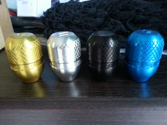 ขายคอพวงมาลัยแต่งครับใส่ได้ทุกรุ่นครับส่งทั่วไทยครับ EMS 50 บาทครับ