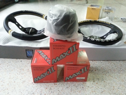 ขายคอพวงมาลัยแต่งครับใส่ได้ทุกรุ่นครับส่งทั่วไทยครับ EMS 50 บาทครับ