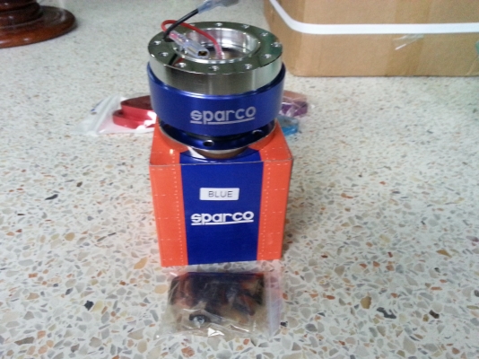 ขายคอพวงมาลัยแต่งครับใส่ได้ทุกรุ่นครับส่งทั่วไทยครับ EMS 50 บาทครับ