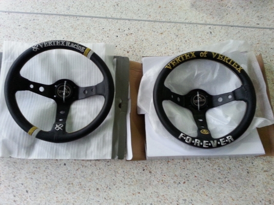 ขายคอพวงมาลัยแต่งครับใส่ได้ทุกรุ่นครับส่งทั่วไทยครับ EMS 50 บาทครับ