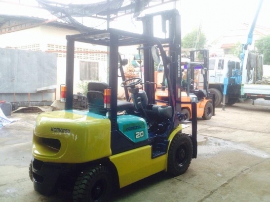 ขายด่วนน!! KOMATSU รุ่น 12 FD20 เสา 4 เมตร เกียร์ Manual ขายด่วนน!! KOMATSU รุ่น 12 FD20 เสา 4 เมตร เกียร์ Manual