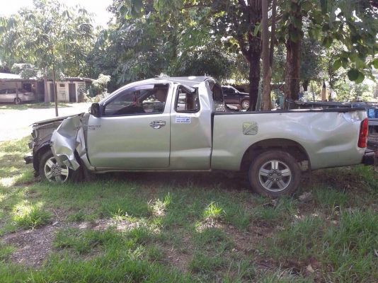 วีโก้เเคป ตัว E. ปี 07 เครื่องเกียรหน้าปัดไม่มีเสียหาย คัชซีไม่โดน. โอนลอย